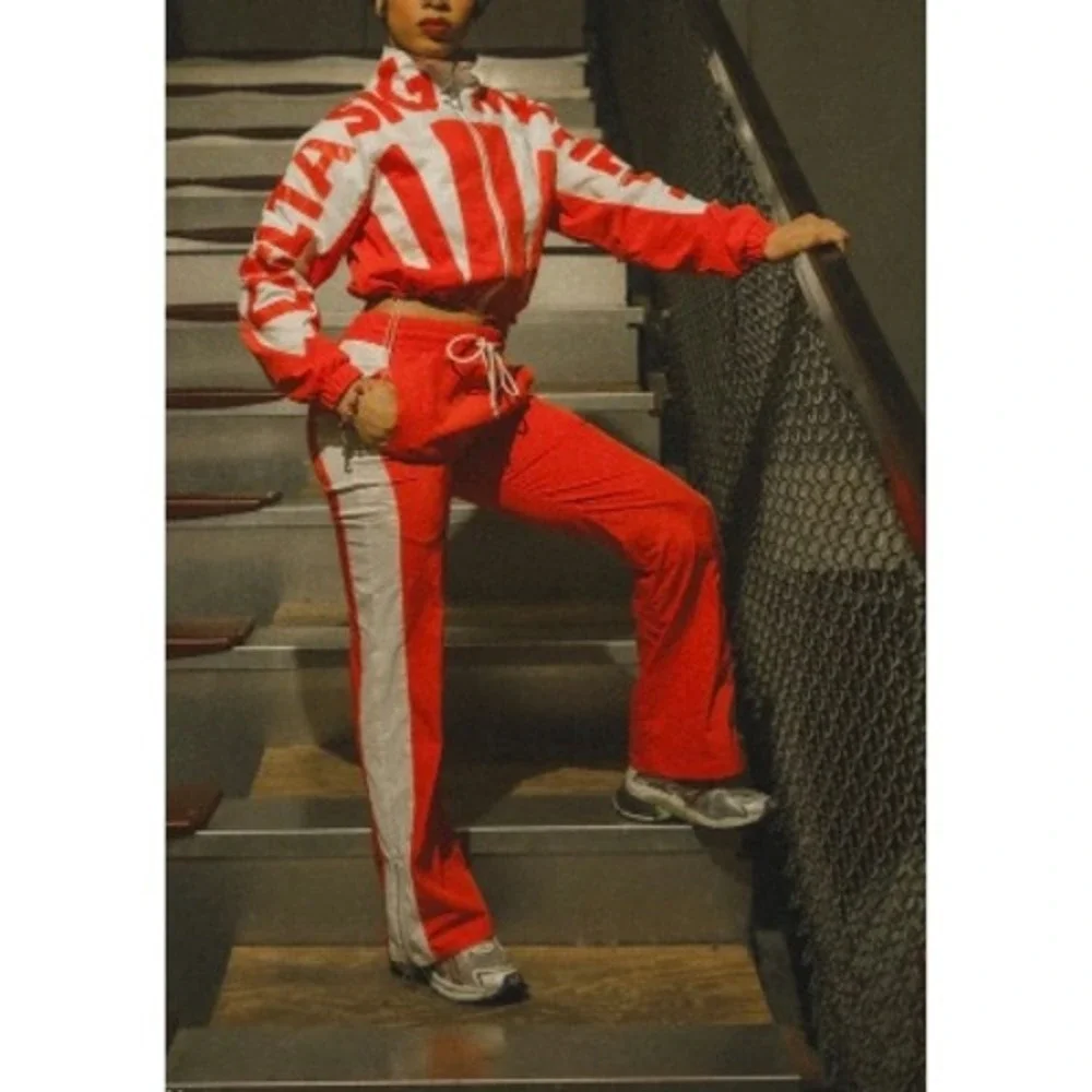 Her Sista's Closet Women's Red 1913 Yard Runner Track Jacket Size M NWT‎